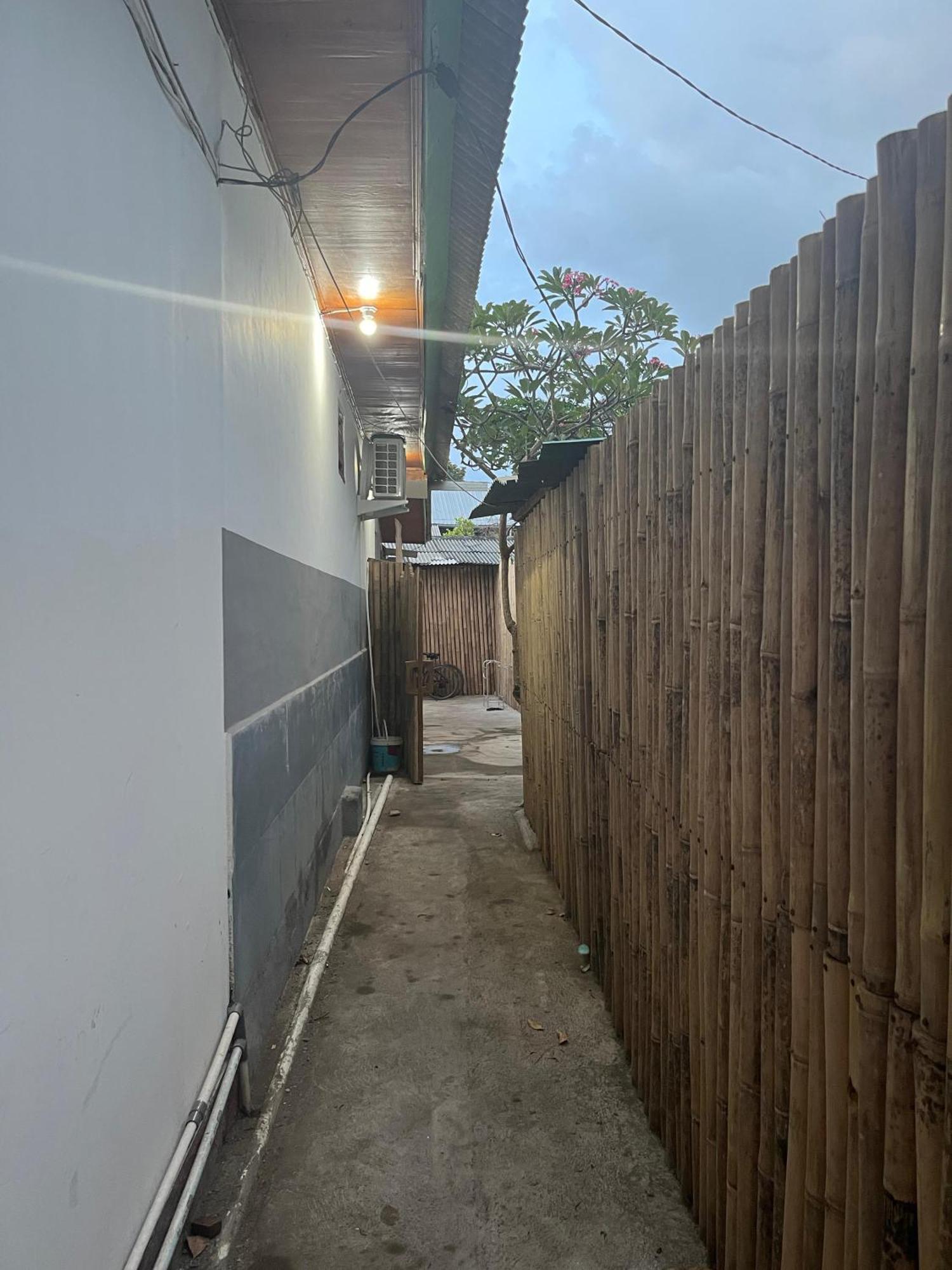 Bintang Guesthouse Gili Trawangan Exterior photo